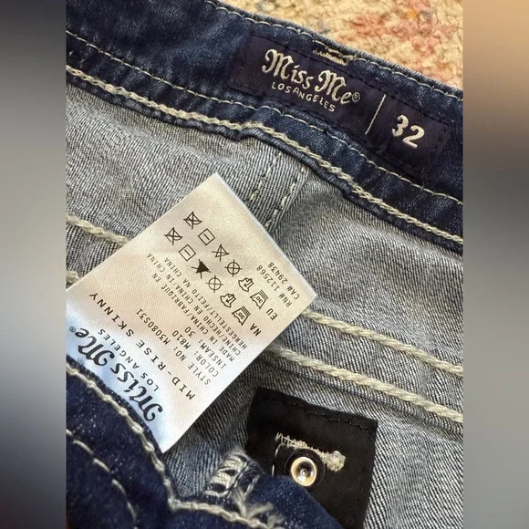 Miss Me Womens Size 32 Mid Rise Skinny Jeans Embellished Pockets Western - Picture 2 of 7